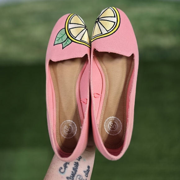SO | authenic American heritage Lemon Embroidered loafer style fabric flats - Picture 9 of 15
